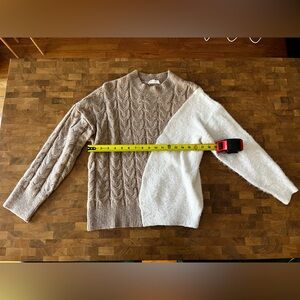 Entro Women’s Asymmetrical Sweater Tan and White Size Small